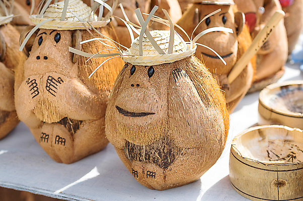 포토 JPG 해외이미지 전통 디자인 문화 조각 섬 여행 백그라운드 컨셉 선물 미술 사람없음 목재 장식 장난감 갈색 여행객 껍질 원숭이 시장 오브젝트 기념품 지역 코코넛 내추럴 이국적 인기 특별함 핸드메이드 해외포토 나무 컬러 과일 재료 포유류 문화예술 사람 파일형식 이미지허브