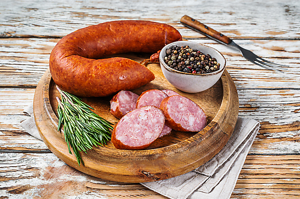 포토 JPG 해외이미지 실내 사람없음 소시지 슬라이스 로즈메리 나무쟁반 통후추 나무배경 해외포토 백그라운드 쟁반 내부 목재 가공식품 허브 후추 파일형식 이미지허브