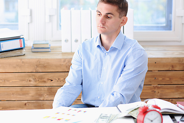 포토 JPG 해외이미지 직업 남자 안경 생각 비즈니스 청소년 스트레스 실내 피곤 한명 앉기 정장 일상 사무실 슬픔 업무 비즈니스맨 좌절 닫기 고독 지루함 책상 고민 경영자 문제 책임자 멍청이 부정적 적자 성인만 해외포토 1 잡화 옷 감정 가구 컨셉 모션 사람 내부 라이프 작업 직장인 리더 파일형식 이미지허브