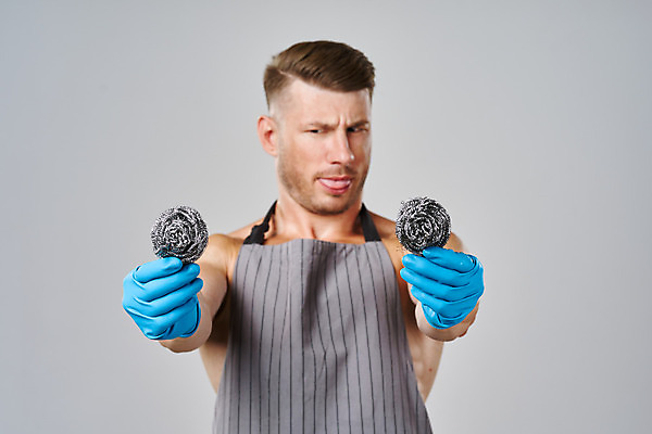 포토 JPG 해외이미지 백인 응시 남자 가사 회색배경 한명 들기 상반신 성인 앞치마 청소 근육질 고무장갑 철수세미 성인남자한명만 해외포토 서양인 1 시선 장갑 백그라운드 모션 근육 사람 회색 몸매 고무 수세미 남자한명만 성인남자만 파일형식 이미지허브