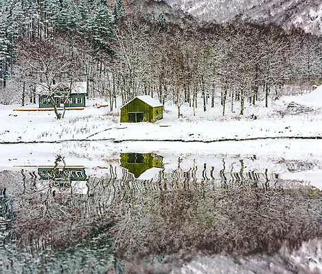 포토 JPG 해외이미지 구름 유럽 호수 바다 여행 겨울 자연 하늘 휴가 산 주택 노르웨이 풍경 사람없음 야외 물 파란색 태양 뷰티 반사 여행객 마을 얼음 추위 흰색 도시 보트 장면 북쪽 타운 내추럴 스칸디나비아 절정 피오르 눈내림 해외포토 자연요소 계절 나라 컬러 사람 건물 눈 배 방향 생태계 지형 선박 파일형식 이미지허브