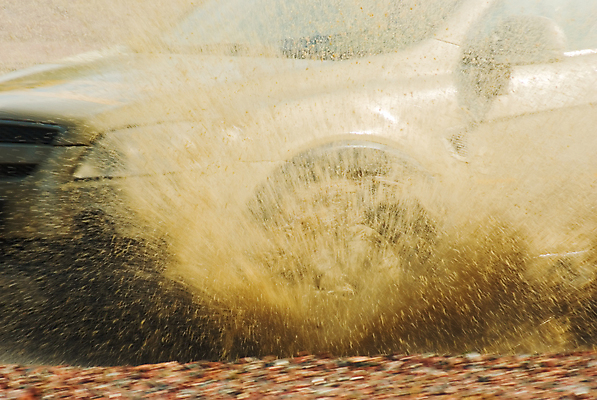 포토 JPG 해외이미지 스포츠 포즈 교통시설 자국 모션 자동차 기술 취미 사람없음 야외 물 경쟁 운전 탐험 도전 바퀴 운전사 떨어짐 위험 땅 속도 먼지 지역 진흙 기어 모터 레이서 비포장도로 오프로드 집회 해외포토 레이스천 자연요소 직업 도로 육상교통 교통 컨셉 직물 시설 파일형식 이미지허브