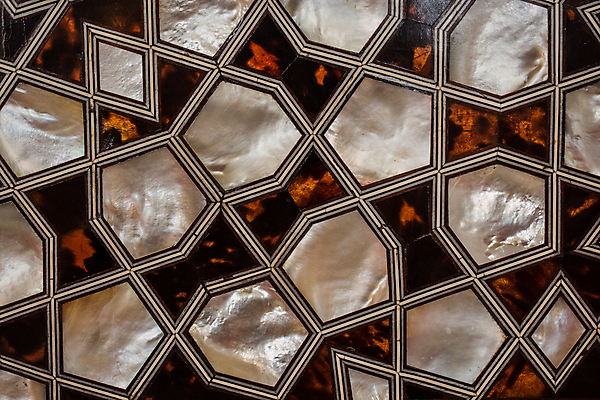 포토 JPG 해외이미지 디자인 여행 패턴 건축양식 엄마 이스탄불 미술 사람없음 내부 건물 목재 장식 숫자 문 궁전 골동품 업무 화려 역사 클래식 박물관 판화 동쪽 장인 칠면조 수공예 제국 하렘 튀르키예 해외포토 나무 문자 건축물 건축 아시아 컨셉 고건축 무늬 재료 가족 조류 문화예술 작업 공예 방향 파일형식 이미지허브