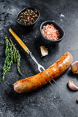 포토 JPG 해외이미지 검은배경 실내 마늘 사람없음 소시지 고기포크 백리향 핑크솔트 해외포토 백그라운드 포크 채소 내부 검은색 가공식품 소금 파일형식 이미지허브