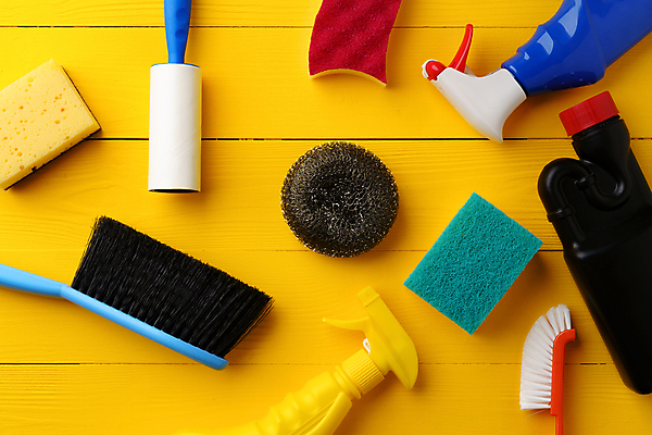 포토 JPG 해외이미지 실내 사람없음 청소도구 세제 오브젝트 수세미 스펀지 노란배경 청소용솔 롤클리너 해외포토 백그라운드 내부 노란색 도구 청소 파일형식 이미지허브
