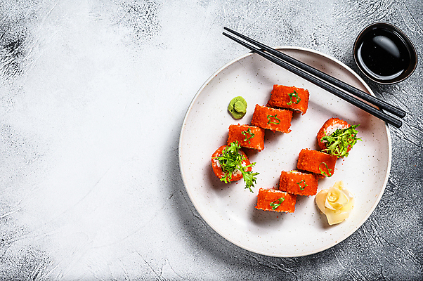 포토 JPG 해외이미지 젓가락 회색배경 실내 사람없음 해물요리 해산물 캘리포니아롤 해외포토 음식 백그라운드 수저 내부 초밥 회색 파일형식 이미지허브