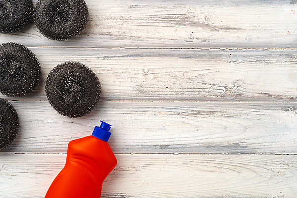 포토 JPG 해외이미지 실내 사람없음 청소도구 세제 오브젝트 수세미 카피스페이스 나무배경 해외포토 백그라운드 내부 공백 도구 청소 파일형식 이미지허브