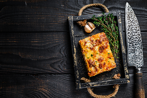 포토 JPG 해외이미지 실내 사람없음 하이앵글 나무쟁반 라자냐 카피스페이스 나무배경 해외포토 뷰포인트 백그라운드 쟁반 내부 목재 공백 이탈리아음식 파일형식 이미지허브
