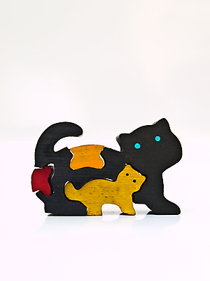 포토 JPG 해외이미지 모델 디자인 조각 패턴 사람없음 목재 빨간색 컬러풀 장난감 노란색 검은색 고양이 흰색 퍼즐 고립 해외포토 나무 컬러 무늬 재료 포유류 반려동물 파일형식 이미지허브