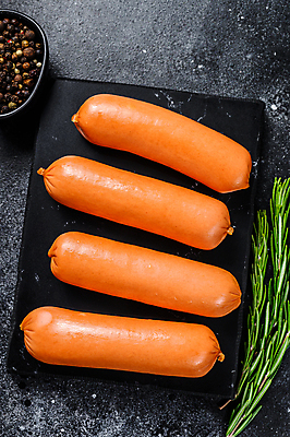 포토 JPG 해외이미지 검은배경 실내 사람없음 하이앵글 여러개 소시지 로즈메리 해외포토 뷰포인트 다수 백그라운드 내부 검은색 가공식품 허브 파일형식 이미지허브