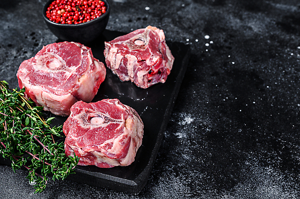 포토 JPG 해외이미지 식재료 검은배경 실내 생고기 사람없음 날것 양고기 돌판 백리향 목심 해외포토 백그라운드 육류 내부 검은색 돌_바위 파일형식 이미지허브