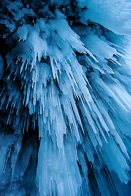 포토 JPG 해외이미지 계절 호수 조각 여행 백그라운드 크리스마스 겨울 패턴 자연 유리 표면 추상 산 사람없음 야외 세로 물 파란색 냉동 얼음 검은색 어둠 추위 흰색 투명 액체 균열 크리스탈 질감 서리 러시아 흙더미 내추럴 시베리아 많음 수평선 해외포토 자연요소 기념일 유럽 컬러 컨셉 무늬 모션 재질 흙 광석 생태계 파일형식 더미 이미지허브