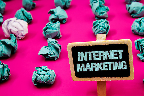 포토 JPG 해외이미지 영어 실내 사람없음 표지판 마케팅 종이뭉치 분홍색배경 해외포토 문자 종이 분홍색 백그라운드 알림판 내부 뭉치 파일형식 이미지허브