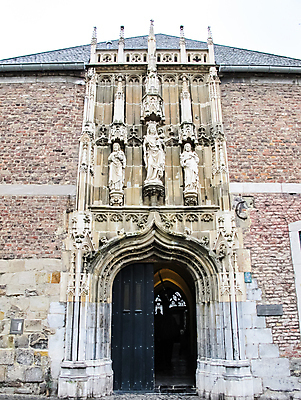 포토 JPG 해외이미지 외관 상징 백그라운드 건축양식 창문 날씨 출입구 주택 프레임 사람없음 건물 목재 장식 갈색 교회 문 금속 수확 골동품 바위 도시 역사 보행로 재산 작음 큼 철 입장 부식 아치 복고 잠금 대문 옛날 정문 스타일 해외포토 나무 건축물 건축 길 컬러 농업 재료 종교건축 재질 금융 돌_바위 크기 보안 파일형식 이미지허브