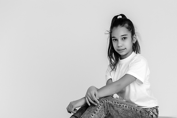 포토 JPG 해외이미지 모델 1 라이프스타일 헤어스타일 응시 드레스 옷 공원 여자 딸 행복 얼굴 어린이 백그라운드 가족 자연 한명 미소 사람 야외 여름 청춘 뷰티 유행 기쁨 흰색 표현 달콤 작음 고립 초보 해외포토 시선 계절 공공시설 감정 컬러 컨셉 관계 표정 생활 신체부위 맛 크기 생태계 파일형식 이미지허브