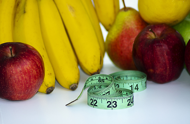 포토 JPG 해외이미지 길 음식 백그라운드 컨셉 다이어트 과일 자연 디저트 바나나 줄자 건강 사람없음 우주 신선 사과 몸무게 소프트포커스 자르기 레몬 날씬함 측정 유기농 눈금 테이프 칼로리 내추럴 고립 단백질 당뇨병 숙성 적자 탄수화물 공급 해외포토 웰빙 모션 문구용품 촬영기법 자 질병 몸매 생태계 영양소 파일형식 이미지허브