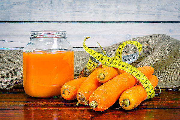 포토 JPG 해외이미지 라이프스타일 계절 음료 음식 백그라운드 농업 다이어트 채소 오렌지 재료 자연 유리 탁자 건강 요리 사람없음 목재 노란색 주스 당근 신선 칵테일 달콤 맛 아침식사 몸무게 다발 상쾌 유기농 날것 내추럴 바이오 숙성 스무디 적자 채식주의자 디톡스 비건 해외202004 해외포토 나무 웰빙 감정 산업 컬러 가구 컨셉 과일 재질 뿌리채소 주류 생활 식사 생태계 채식 파일형식