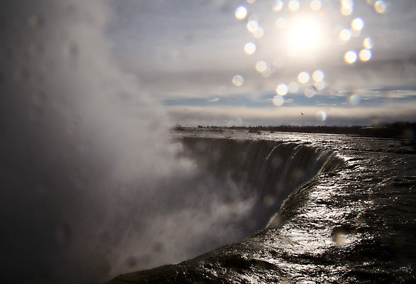 포토 JPG 해외이미지 캐나다 자연 하늘 풍경 사람없음 물 태양 폭포 흐름 안개 흰색 가장자리 분무기 나이아가라 내추럴 편자 해외202004 해외포토 자연요소 컬러 컨셉 북아메리카 날씨 미국 둘레 생태계 말발굽 파일형식