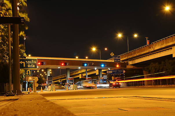 포토 JPG 해외이미지 도로 길 교통시설 자동차 태국 사람없음 고속도로 역 구매 야간 방콕 결제 건너기 해외202004 해외포토 자연요소 아시아 육상교통 교통 모션 쇼핑 시설 파일형식