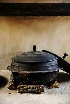 포토 JPG 실내 사람없음 주방 가마솥 장작 경상북도 부뚜막 솥뚜껑 안동 국내포토 내부 솥 경상도 파일형식