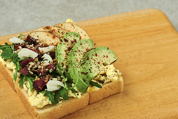 포토 JPG 스튜디오촬영 회색배경 치즈 실내 근접촬영 사람없음 계란 체리 아침식사 사과 식빵 슬라이스 브런치 아보카도 건강식 나무도마 루꼴라 스프레드 오픈샌드위치 국내포토 음식 빵 뷰포인트 백그라운드 채소 과일 유제품 도마 샌드위치 내부 목재 알 식사 회색 파일형식