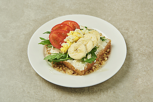 포토 JPG 스튜디오촬영 접시 토마토 회색배경 바나나 실내 사람없음 견과류 아침식사 식빵 슬라이스 브런치 건강식 루꼴라 스크램블 크림치즈 오픈샌드위치 국내포토 식기 음식 빵 백그라운드 채소 과일 치즈 샌드위치 내부 식사 회색 계란요리 파일형식