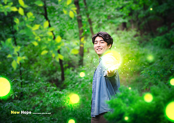 PSD 나무 편집이미지 남자 자연 한명 미소 들기 상반신 성인 30대 빛 희망 한국인 숲속 숲 보여주기 빛망울 성인남자한명만 이미지편집 식물 1 감정 모션 표정 사람 동양인 장년 생태계 남자한명만 성인남자만 파일형식