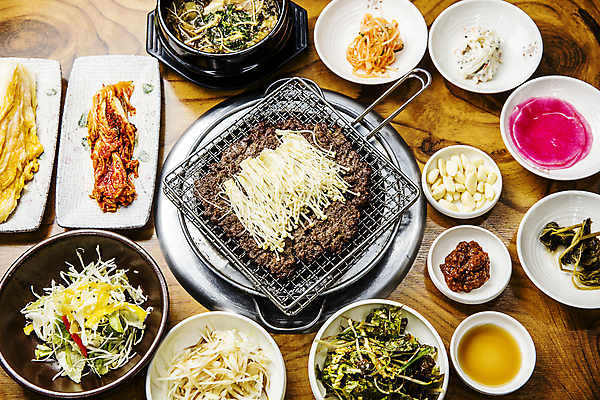 포토 JPG 한식 반찬 실내 사람없음 전통음식 소고기 그릴 불고기 석쇠구이 언양 언양불고기 나무배경 국내포토 전통 음식 백그라운드 주방용품 육류 내부 구이 울산 파일형식