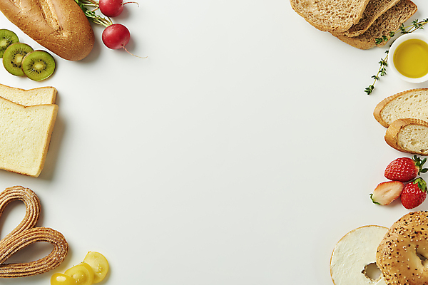 포토 JPG 스튜디오촬영 토마토 딸기 단면 프레임 실내 키위 사람없음 하이앵글 올리브오일 바게트 식빵 흰배경 유기농 종지 베이글 츄러스 탄수화물 통밀빵 적환무 국내포토 그릇 웰빙 빵 뷰포인트 백그라운드 채소 과일 디저트 내부 흰색 기름_음식 무 파일형식
