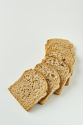 포토 JPG 스튜디오촬영 단면 실내 사람없음 흰배경 유기농 슬라이스 통밀식빵 국내포토 웰빙 백그라운드 내부 흰색 식빵 파일형식