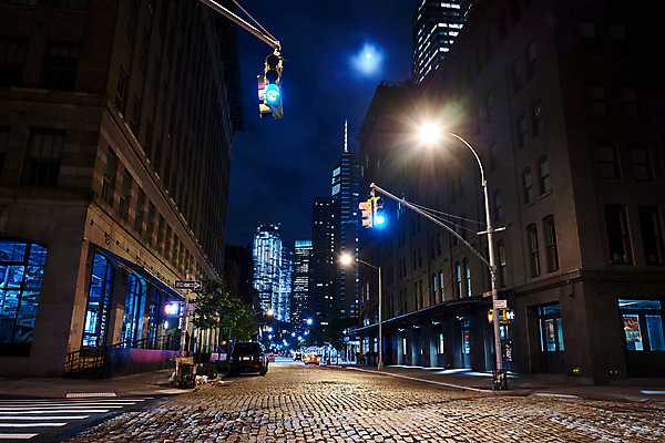 포토 JPG 해외풍경 도로 야경 가로등 사람없음 야외 도시 횡단보도 골목길 신호등 뉴욕 국내포토 해외 공공시설 길 교통시설 풍경 미국 보행로 야간 파일형식 풍경_경치