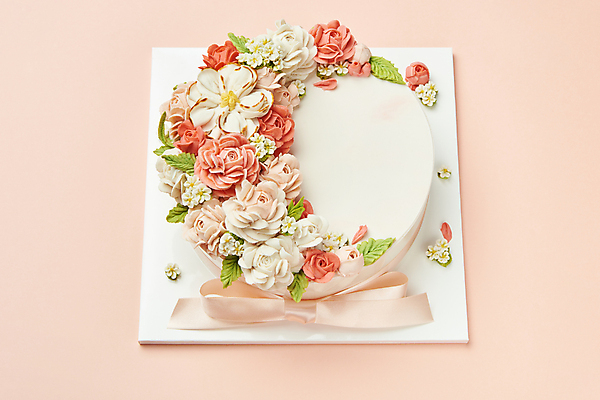 포토 JPG 스튜디오촬영 기념일 꽃 리본 실내 선물 사람없음 케이크 오브젝트 감사 5월행사 가정의달 분홍색배경 국내포토 식물 감정 분홍색 백그라운드 디저트 이벤트 내부 5월 파일형식