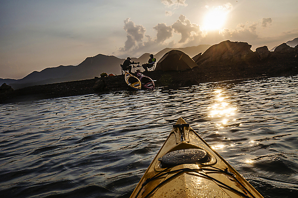 포토 JPG 주간 구름 남자 실루엣 자연 하늘 산 사람 앉기 풍경 성인 취미 야외 두명 레포츠 햇빛 태양 노을 캠핑 카약 국내여행 충주호 성인남자만 캠핑의자 국내포토 자연요소 호수 여행 의자 모션 레저 촬영기법 캠핑도구 수상스포츠 생태계 충주 남자만 성인만 파일형식