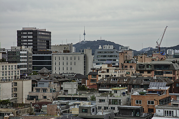 포토 JPG 주간 구름 하늘 서울 빌딩 사람없음 야외 건물 도시풍경 타워크레인 남산 흐림 남산타워 국내포토 자연요소 건축물 날씨 한국 풍경 도시 기중기 랜드마크 파일형식