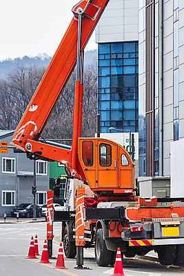 포토 JPG 주간 공사 안전 사람없음 야외 건물 건설현장 중장비 안전장비 사다리차 칼라콘 하남 국내포토 자연요소 건축물 자동차 건설업 장비 산업장비 경기도 파일형식