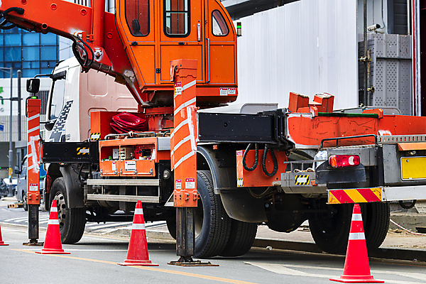포토 JPG 주간 공사 안전 사람없음 야외 건물 건설현장 중장비 안전장비 사다리차 칼라콘 하남 국내포토 자연요소 건축물 자동차 건설업 장비 산업장비 경기도 파일형식