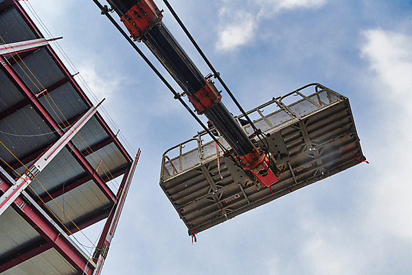 포토 JPG 주간 구름 로우앵글 하늘 공사 안전 사람없음 야외 건설현장 중장비 올리기 사다리차 작업대 철근구조물 하남 국내포토 자연요소 뷰포인트 모션 자동차 건설업 산업장비 구조물 경기도 파일형식