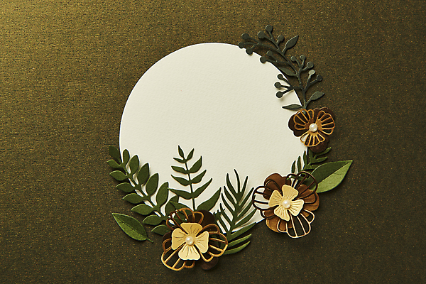 포토 JPG 스튜디오촬영 종이 잎 실내 사람없음 하이앵글 페이퍼아트 오브젝트 원형프레임 종이꽃 카피스페이스 초록배경 국내포토 식물 꽃 뷰포인트 백그라운드 프레임 내부 초록색 공백 원형 파일형식