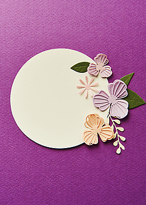 포토 JPG 스튜디오촬영 종이 잎 실내 사람없음 하이앵글 페이퍼아트 오브젝트 원형프레임 보라색배경 종이꽃 카피스페이스 국내포토 식물 꽃 뷰포인트 백그라운드 프레임 내부 보라색 공백 원형 파일형식