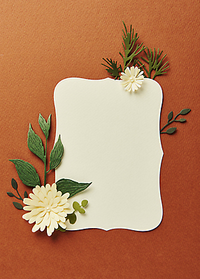 포토 JPG 스튜디오촬영 종이 잎 프레임 실내 사람없음 하이앵글 페이퍼아트 오브젝트 종이꽃 카피스페이스 주황색배경 국내포토 식물 꽃 뷰포인트 백그라운드 내부 주황색 공백 파일형식