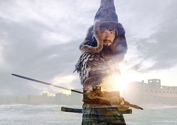 PSD 구름 편집이미지 응시 남자 바다 하늘 한명 들기 상반신 성인 30대 한국인 칼 위인 장군 갑옷 거북선 이순신 충무공 선박 다중노출 성인남자한명만 이미지편집 자연요소 직업 1 시선 수상교통 모션 촬영기법 사람 동양인 장년 보호장비 남자한명만 성인남자만 파일형식