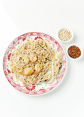 포토 JPG 접시 새우 실내 사람없음 하이앵글 흰배경 종지 고춧가루 동남아음식 숙주나물 콩가루 태국음식 팟타이 로컬푸드 국내포토 그릇 식기 음식 뷰포인트 백그라운드 갑각류 내부 농산물 흰색 가루 나물 동양음식 파일형식