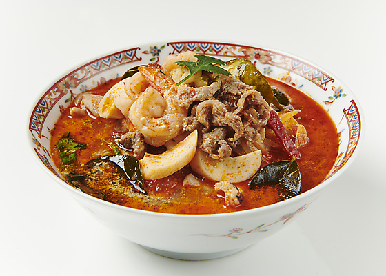 포토 JPG 그릇 새우 실내 사람없음 해산물 향신료 흰배경 동남아음식 태국음식 로컬푸드 똠얌꿍 국내포토 식기 음식 백그라운드 갑각류 내부 농산물 흰색 동양음식 향미료 파일형식