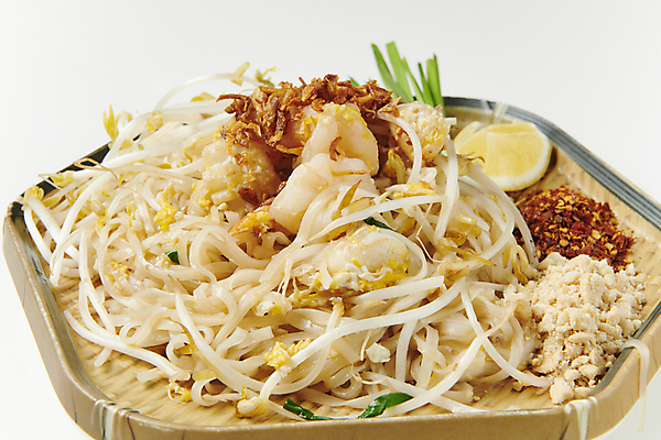 포토 JPG 새우 실내 근접촬영 사람없음 레몬 흰배경 고춧가루 대나무소쿠리 동남아음식 숙주나물 콩가루 태국음식 팟타이 로컬푸드 국내포토 음식 뷰포인트 백그라운드 과일 갑각류 내부 농산물 흰색 가루 나물 동양음식 파일형식