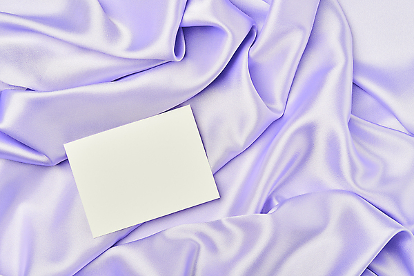 포토 JPG 스튜디오촬영 종이 백그라운드 실내 사람없음 하이앵글 보라색 주름 실크 질감 보라색배경 목업 카피스페이스 국내포토 카드프레임 뷰포인트 컬러 프레임 내부 공백 직물 파일형식