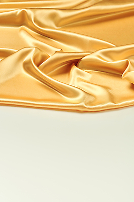 포토 JPG 스튜디오촬영 백그라운드 실내 사람없음 노란색 주름 실크 흰배경 질감 카피스페이스 국내포토 컬러 내부 공백 흰색 직물 파일형식