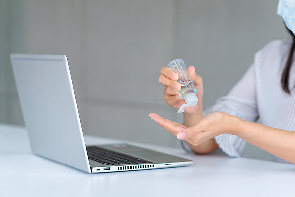 포토 JPG 해외이미지 직업 라이프스타일 손 웰빙 회사 비즈니스 통신 거리 아이디어 직장 건강 가면 안전 사람 사람없음 사무실 고통 업무 비즈니스맨 작업실 바이러스 보호 위생 청소 종업원 약속 감염 전염 비전 고용 돌봄 위기 위생관리 지능 해외포토 남자 감정 컨셉 모션 관리 생활 신체부위 구직 작업 직장인 질병 채용 파일형식 이미지허브