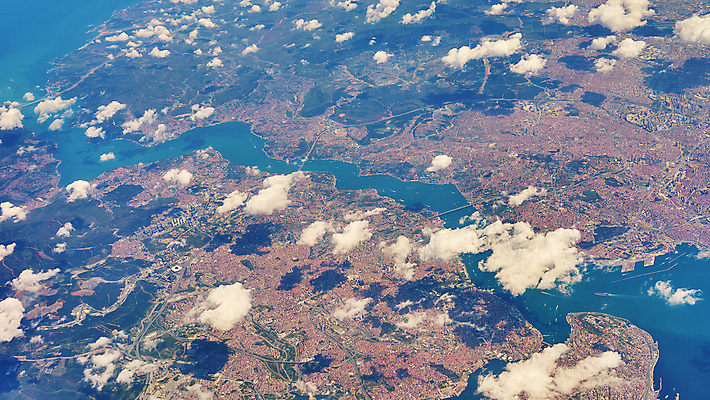 포토 JPG 해외이미지 구름 유럽 아시아 길 지구 여행 백그라운드 지도 패턴 교통시설 자연 표면 날씨 이스탄불 안테나 풍경 사람없음 초록색 물 여름 경제 파란색 도시풍경 지구본 도시 계획 땅 묘사 모스크 수로 칠면조 보스포루스 정치 지리 국경 해외포토 자연요소 계절 나라 컬러 교통 컨셉 무늬 통신 조류 이슬람교 시설 생태계 파일형식 튀르키예 이미지허브