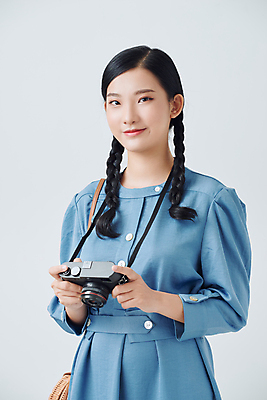 포토 JPG 해외이미지 여자 여행 실내 한명 미소 동양인 성인 여행객 캐리어 즐거움 흰배경 여행용품 여행준비 성인여자한명만 해외포토 1 감정 백그라운드 표정 사람 인종 내부 여행가방 흰색 오브젝트 준비 여자한명만 성인여자만 파일형식 이미지허브