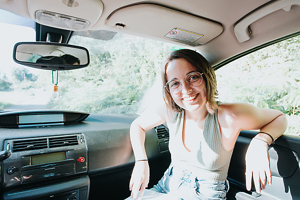 포토 JPG 해외이미지 라이프스타일 응시 여자 행복 안경 얼굴 여행 창문 교통시설 청소년 휴식 갈색머리 한명 서기 미소 사람 가로 세로 세명 선글라스 햇빛 유행 운전 사막 자유 탐험 전원 소프트포커스 시원함 모험가 개성 남아프리카 방법 장식술 카피스페이스 해외포토 1 헤어스타일 시선 잡화 감정 교통 컨셉 모션 아프리카 촬영기법 표정 생활 신체부위 장식 태양 공백 전기에너지 시설 파일형식 이미지허브